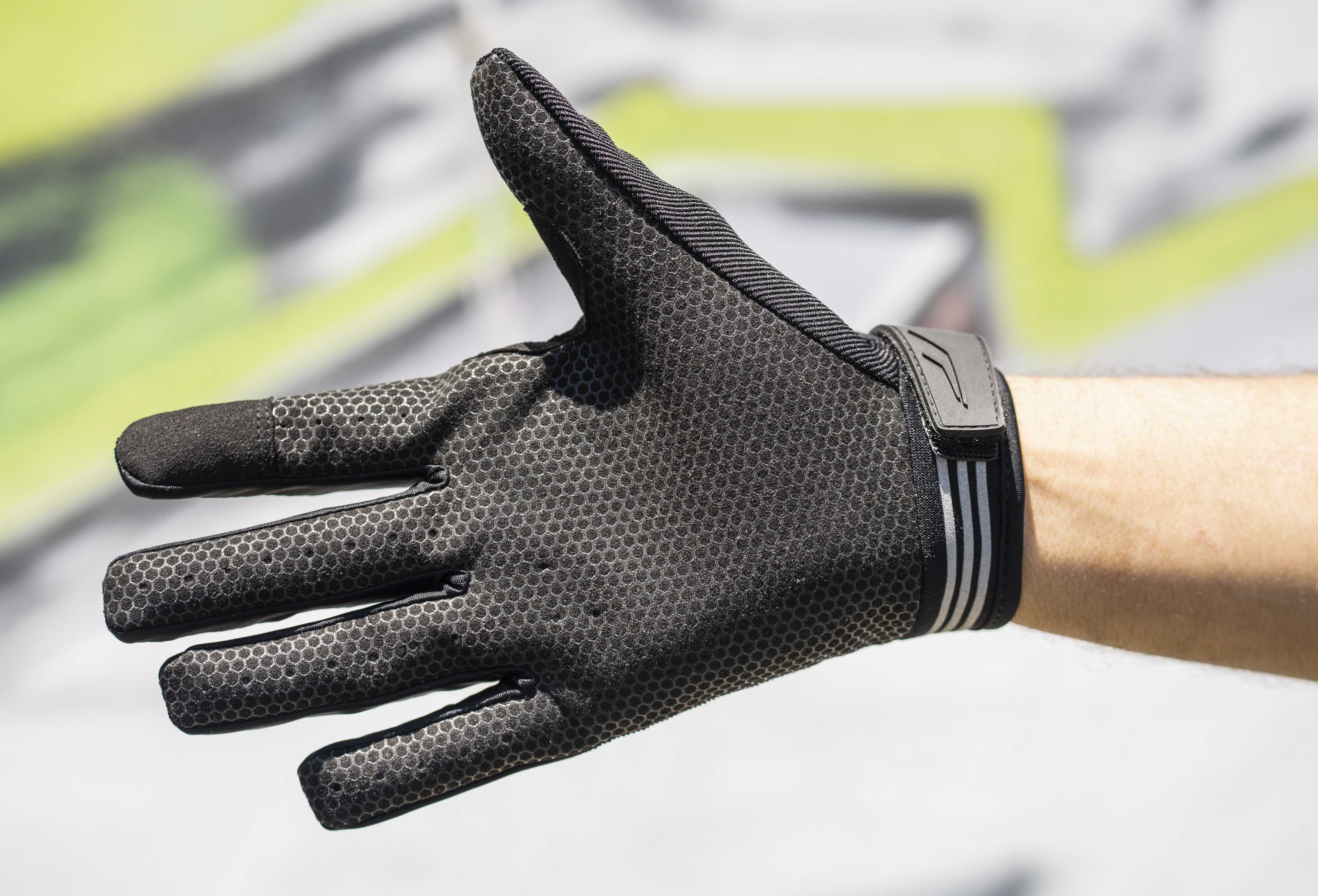 Ampere Gloves - Beyond PEV